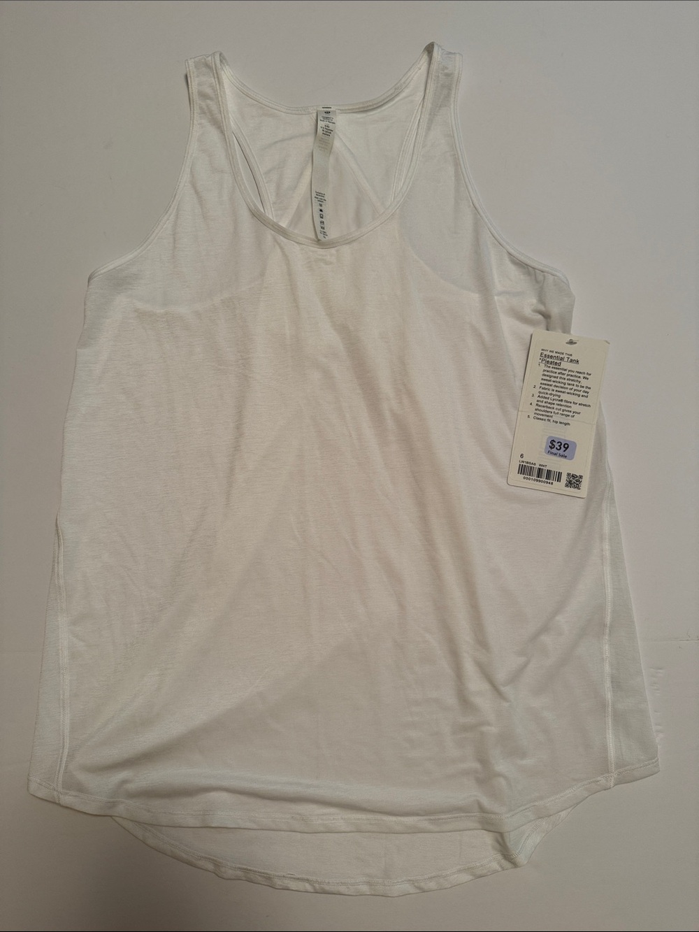 lululemon athletica Essential Tank Pleated. Size 6. NWT